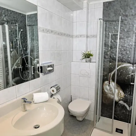 Flairhotel Am Woerthersee Фельден-ам-Вёртер-Зе