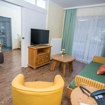 Отель Flairhotel Am Woerthersee 4*