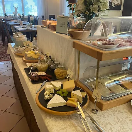 Flairhotel Am Woerthersee 벨덴암워스에르시