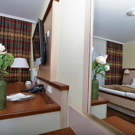 Flairhotel Am Woerthersee 벨덴암워스에르시