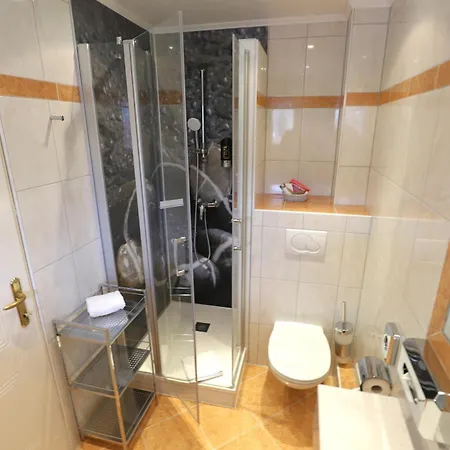 Flairhotel Am Woerthersee Отель Фельден-ам-Вёртер-Зе