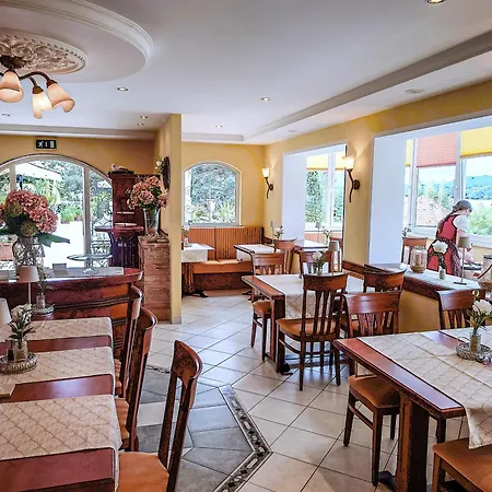 Flairhotel Am Woerthersee 호텔