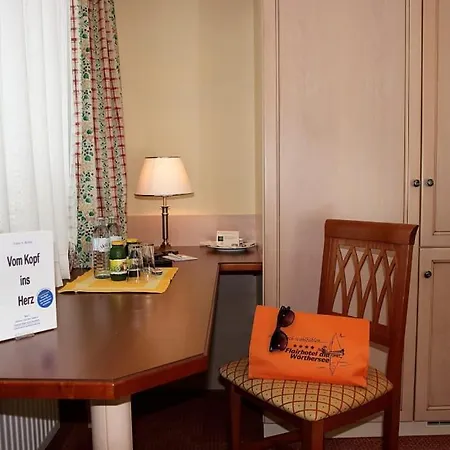 Flairhotel Am Woerthersee 호텔 4*