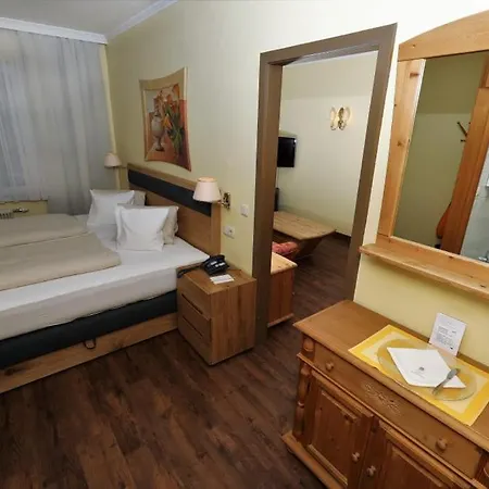 호텔 Flairhotel Am Woerthersee 4*