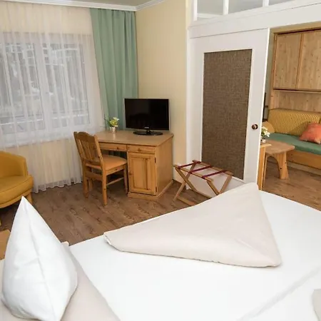 Flairhotel Am Woerthersee Hotel