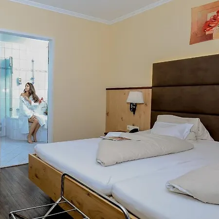 Flairhotel Am Woerthersee 벨덴암워스에르시