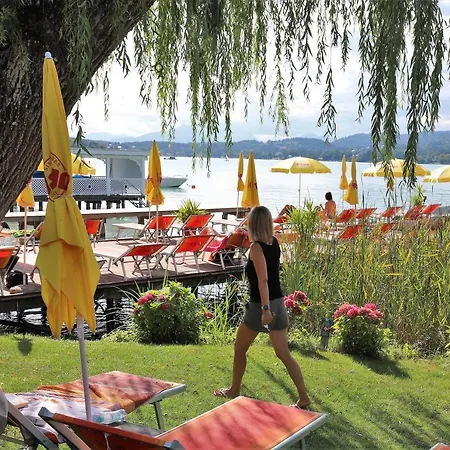 Flairhotel Am Woerthersee 호텔 4*