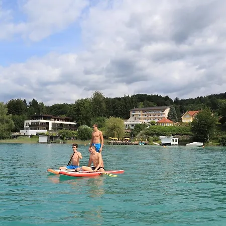 ホテル Flairhotel Am Woerthersee フェルデン・アム・ヴェルターゼー